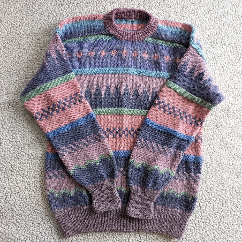 Multicolor Patterned Crew Neck Sweater - Picture 9 of 16